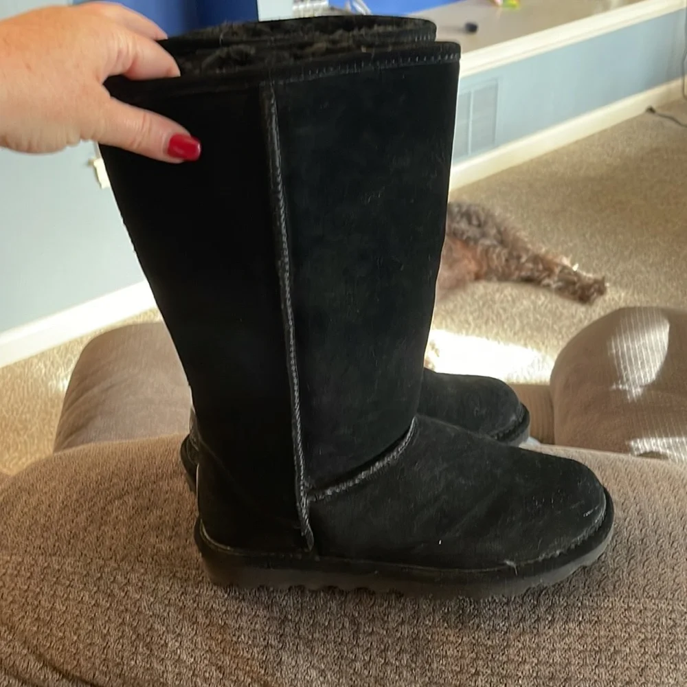 BearPaw winter boots sz 9. Like new. Daughter wore a time or two. - Picture 3 of 4